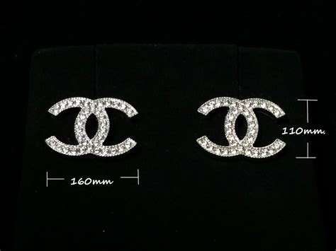 chanel 耳环|Chanel classic earrings.